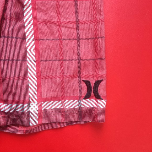Hurley board short maroon plaid boy's size 8 - Picture 5 of 7